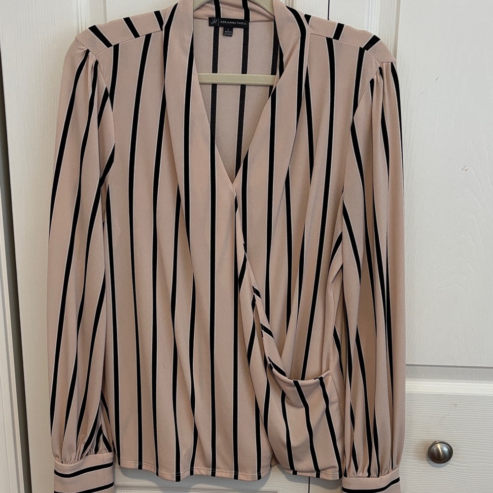 Adrianna Papell Black and soft Pink Striped Blouse. Size Large